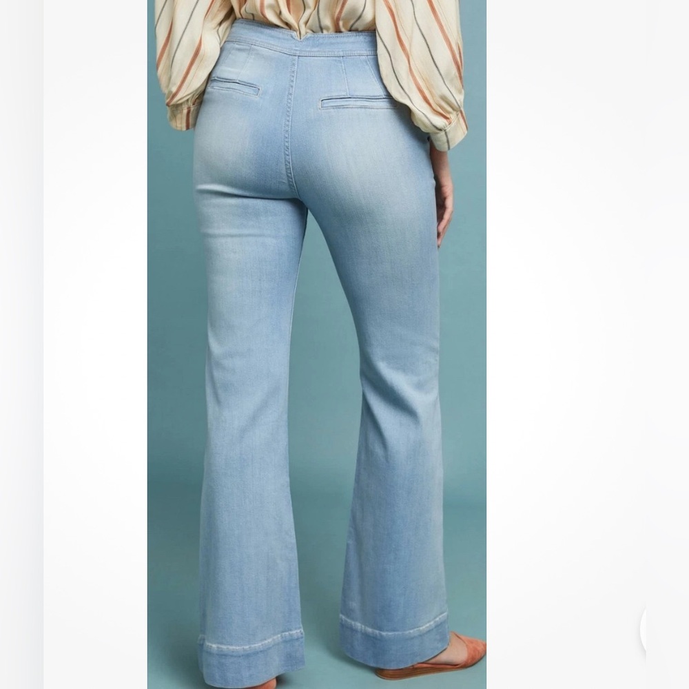 Light Wash Flare Jeans - Women's Light Blue Jeans